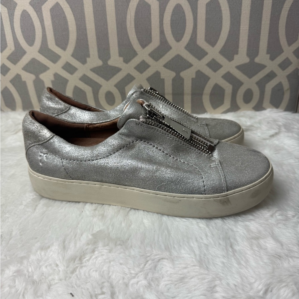 Frye Lena Zip Low Flat Sneakers in silver metallic leather